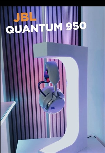 Unboxing the JBL Quantum 950 Gaming Headset