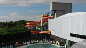 WHO'S FREE THIS SUNDAY?! 👋👋👋 We'll be open 10am-5pm at Waterworld and we'll have NO SESSION CONTROL, which means you can stay at the Aqua Park ALL DAY on a standard ticket! 😁😁 🎢 30 thrilling rides and features, including the awesome Tornado Alley area which boasts 3 huge, adrenaline-fuelled flumes! 🌊 🎟️ Book your visit now and take advantage of our amazing package deals! From family fun to solo adventures, we have options to suit everyone. 🎁 Did we also mention our other attractions? ☀️