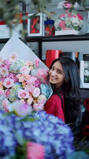 Zahra Fathima💤 on Instagram: "🌸 Make Their Day Bloom! 🌸 Surprise your loved ones with beautiful flower bouquets for their special moments. 💐 ✨ Same-day delivery across Dubai ✨ In-store pickup also available ✨ Christmas bouquets are ready! ✨ Event decorations for any celebration – they bring your venue to life with fresh flowers 🕕 Order before 6 PM to secure your delivery slot! Special bouquets for Christmas gifts, birthdays, anniversaries, new baby celebrations, and corporate flowers are al