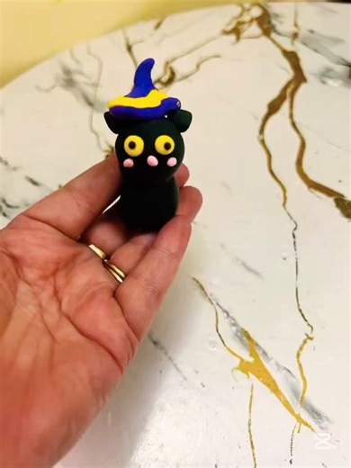 DIY Easy Halloween cat 🐈‍⬛ #diy #creativeclayideas #halloween #cat #music #viral #shorts