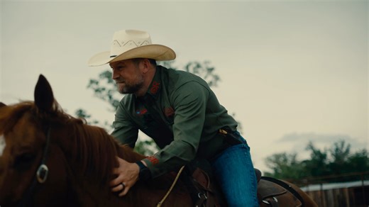 Mark your calendars — October 18th 🇺🇸🐴 After the rein work finals at the NRCHA Snaffle Bit Futurity, the War Horses for Veterans will take the arena, joined by some of the industry’s best reined cow horse professionals — including Taylor Gillespie, Russell Dilday, Chris Dawson, and more. These veterans have been training for months, learning, growing, and building unshakable partnerships with their horses. This moment is the culmination of hard work, purpose, and heart. Come meet the riders, 