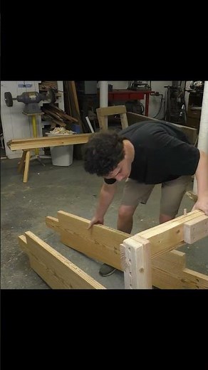 Assemble a work bench in 3 minutes!