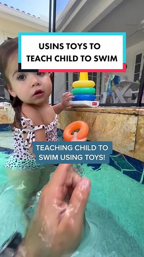 There is so many different way to have the children retireve the donuts! There is no better toy for teaching children to swim. . . #swimlessons #babyswimming #forparents #learningtoswim