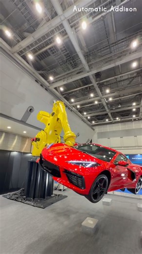 $400,000 Giant That Lifts 2-Ton Cars Without Breaking a Sweat