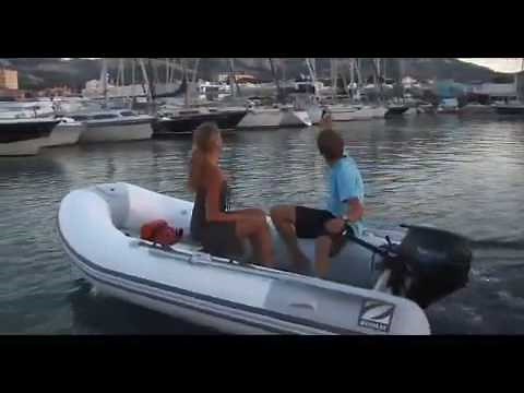 ZODIAC bateau pneumatique semi-rigide