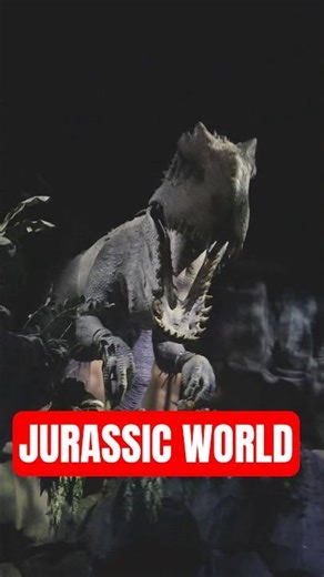 JURASSIC WORLD DINOSAUR FIGHT at Universal Studios Hollywood