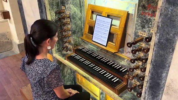J.S. BACH - Goldberg Variations, BWV 988: Aria (Anne-Isabelle de Parcevaux, organ)