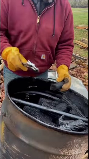 13K views · 184 reactions | DIY Bale Unroller #farmlife #country #homestead #metalwork #fabrication | Tick Creek Ranch | Facebook