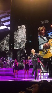 Kick off the holiday weekend by putting on Merry Christmas, Baby! 🎄 http://bit.ly/RodChristmas | Rod Stewart