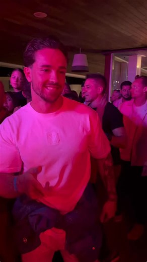 8.7K reactions · 147 shares | dance like nobody is watching  | Lucadebarry | Facebook