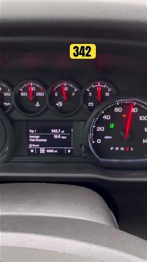 2025 Chevy Silverado 2500HD 342 mile Avg MPG #shorts #truck #chevrolet