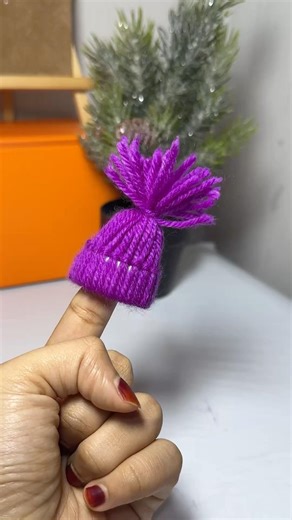 🧢 DIY Mini Cap - Easy Yarn Beanie! #Shorts
