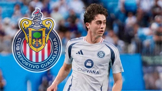 Captan a Brian Gutiérrez a su llegada a Guadalajara: El primer fichaje de Chivas para 2026