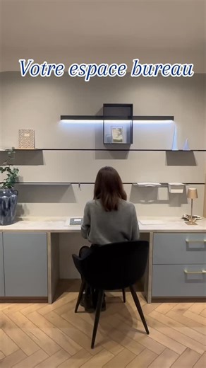 Mobalpa Nancy on Instagram: "Marie vous présente comment configurer votre espace bureau en fonction de vos envies ! —> Si vous voulez réaliser vos projets à nos côtés. Contactez nous ! 📞 : 03 76 09 00 64 N’hésitez pas à venir directement au magasin pour nous rencontrer ! 📍 4 Rue Des Tarbes, 54270 Essey-les-Nancy Horaires d’ouverture du magasin 🏬 : - Lundi : 14h-19h - Du mardi au vendredi : 9h30-12h / 14h-19h - Samedi : 9h30-18h"