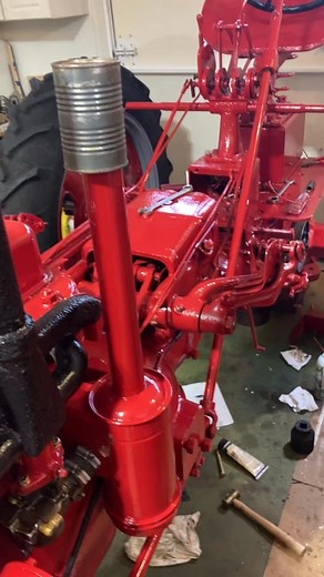 39K views · 884 reactions | #farmall #johndeere #harborfreight #paint #DIY #restore #farmtok #thesmallenginekid #carservice #carrepair #reels #reelsfb #brakeRepair #fypシ゚ #fypシ゚viral #mechaniclife #autorepair #carcare #mechanicproblems #automotiveexpert #fixitright | The Small Engine Kid | Facebook