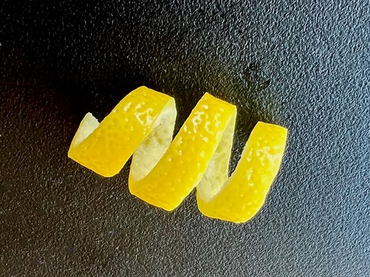 How to Make a Lemon or Lime Twist