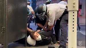 Police Arrest Demonstrators in Manhattan