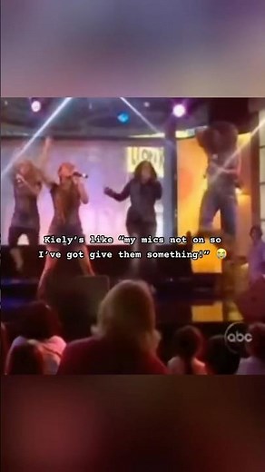 Kiely Williams doing the Cheetah Girls choreography to the EXTREME #cheetahgirls #choreography