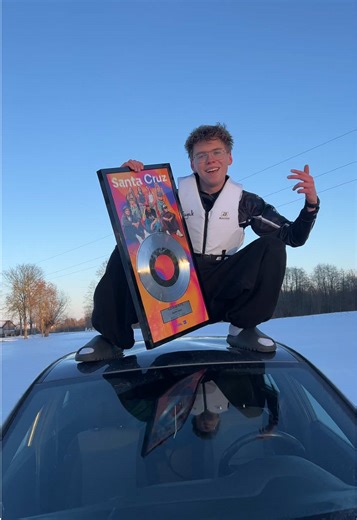 Pozdro Ekipa! Pograne 🏆 Dzięki całemu jury! @Janusz Walczuk @Qry @Bryan @Friz #ekipa #multiverse #camp Ekipa Multiverse Camp Kayak kapok jetski / treść wygenerowana przez ai nie powtarzać w domu!