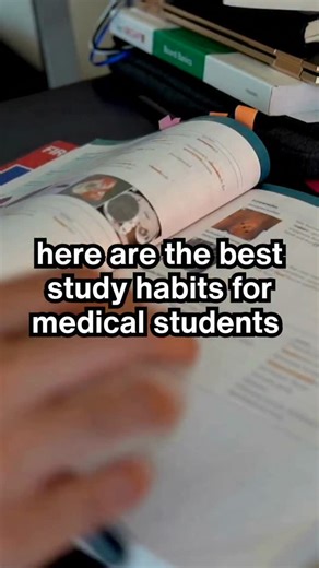TheMDJourney - Med School Tips on Instagram: "Read below👇 🧠 Start each study block by predicting what you’ll forget first. Anticipating your own weak points trains metacognition, the skill that separates average students from diagnostic thinkers. When you study with prediction, you activate your brain’s problem-solving circuits. That’s how you retain information with clinical depth, not just repetition. 📚 Build your notes like a consultant writes discharge summaries. Keep every concept patien