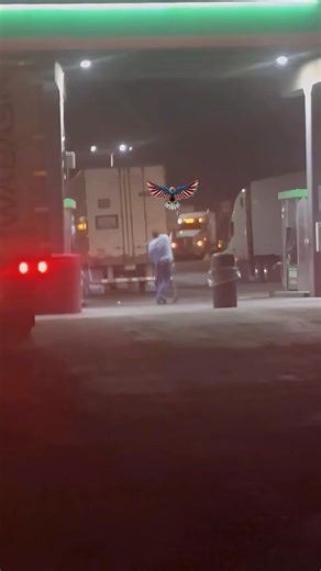 American Truck Drivers Inc. on Instagram: "Fight breaks out at TravelCenters of America fuel stop — police respond as one driver flees Sent By: cozyj_ #AmericanTruckDrivers #TruckStop #TravelCentersOfAmerica #Police #TruckingLife"
