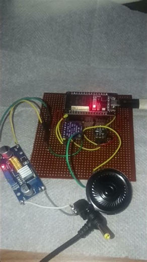 I built a working AI voice assistant on a microcontroller #arduino #maker #diy #smartassistant