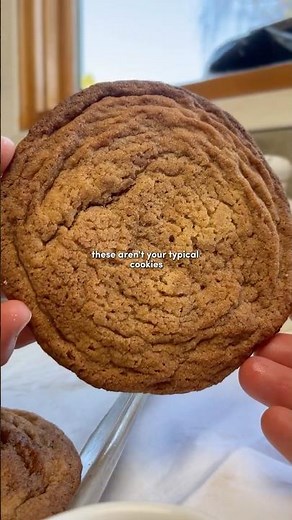 Professional Cinnamon Roll Sugar Cookies 😳.........#thebakefeed #bakingmadeeasy #bakingfromscratch