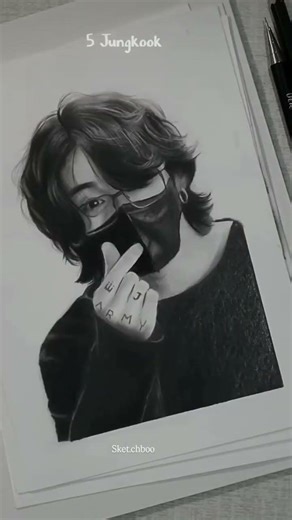 comment me batao aur kiski drawing banani h