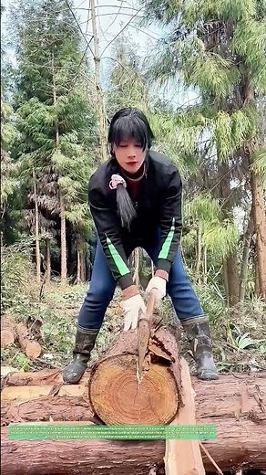 Force et précision : Comment le bûcheron maîtrise l'art de fendre le bois avec une hache