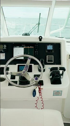 2017 32' World Cat "Lunasea" For Sale | 26 North Yachts