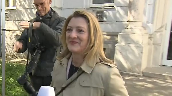 "Nervös, aber zuversichtlich“: Emmerling über die Hoffnungen der NEOS