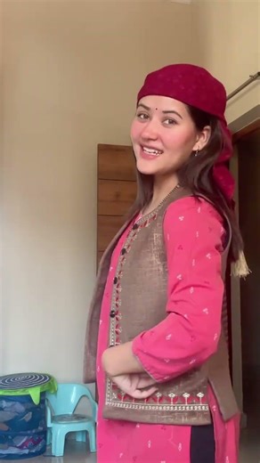 New Pahari Nati Song Dance!! Pahari Song Dance #dance #pahadi #dancevideo #shortvideo #youtubeshorts