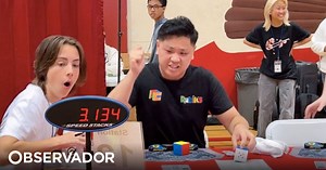 Novo recorde mundial. Jovem de 21 anos resolve cubo de Rubik em 3,13 segundos