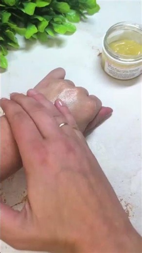 Lanolin. Applying to skin