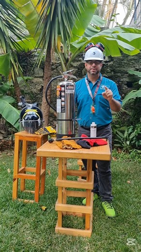 Epsica on Instagram: "🚨 Útil extintor de AGENTE ENCAPSULANTE F-500 EA🔥 Los ¡AGENTES ENCAPSULANTES son una tecnología innovadora en la extinción de incendios! 🔥🔥 🆕 Novedoso producto para el control de incendios ¡Ya disponible en Venezuela! 🇻🇪🔥 🌍💧 Los agentes encapsuladores están cambiando la forma en que combatimos incendios, ofreciendo una solución segura, eficiente y eco-amigable para situaciones de alto riesgo. &#x