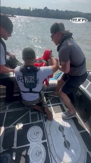 U.S. Coast Guard practices rescues on Ohio River