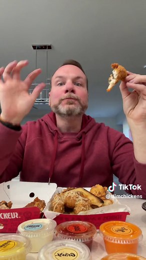 @Anidas | Foodie grabbed some of our new dry rub wings and classic tenders to try out with a variety of sauces! #slimchickenspartner #discoveryourwings