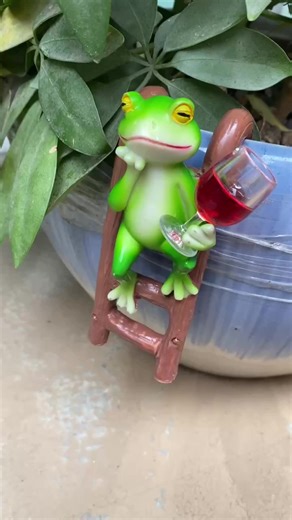 Resin Frog Figurines Planter Decor - Whimsical Little Cute Frog Statue for Plant Pot - Decorative Ornament for Indoor & Outdoor, Patio, Yard Art, Fairy Garden - Adorable Birthday & Christmas Gift Idea for Frog Lovers, Women - Stocking Stuffer #homegoodsfinds🤩🤩 #homegoodsdecor #giftsforthehome #raisedgardenbeds #cutegardendecor #uniquehomegift #homedecorations #rosshomedecorfinds #ceramicplanter #catfigurine