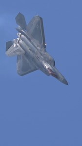 RazZ dumping flares and powering the Raptor through a tight inside loop during the 2024 NAS Oceana Air Show #f22 #raptor #afterburner #avgeek #usaf #aviationphotography #sonyalpha #airforce #aviationlovers #fighterjet #fighterpilot #militaryaviation F-22 Raptor Demo Team | Zone 5 Photography