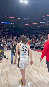 Do you hear the standing ovation Caitlin Clark got from the phoenix Crowd As She walks Of the court 🙌 🙌 #caitlinclark #wnba #ovation #standingovation | Plug Nation Media LLC