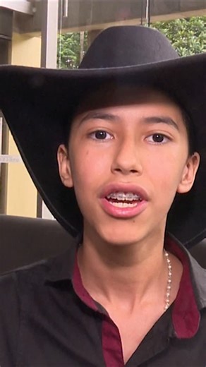 Teleantioquia Noticias on Instagram: "Con tan solo 12 años, Ángel Otero es considerado como uno de los prodigios del bandoneón en Buenos Aires, Argentina. Su visita a Medellín, lamentablemente, coincidió con la muerte de Yeison Jiménez, uno los cantantes que más admiraba de Colombia. Y es que aunque el tango sea su mayor pasión, la música popular también le encanta, ya que tiene raíces colombianas. Su madre es de Medellín y desde pequeño le ha estimulado que escuche los géneros populares del paí