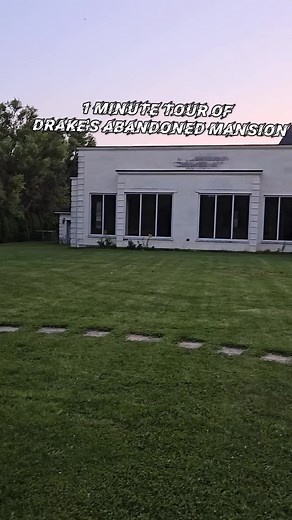 1 minute tour of Drake's abandoned mansion | ExploreThings