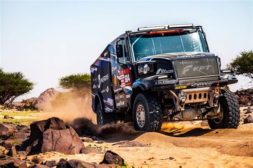 Dakaro ralis. Žala išplėšė pirmą pergale sunkvežimiu, Baciuška nusileido Peterhanseliui