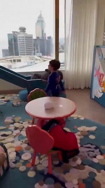 SHANGRI-LA HOTEL REVIEW: Little Steps Hong Kong reviews the brand new Family Suites At Island Shangri-La, Hong Kong and all we can say is...wow, wow, wow! FULL REVIEW HERE: https://www.littlestepsasia.com/hong-kong/play/staycations-and-travel/little-steps-reviews-family-suites-island-shangri-la/ Book up with the kids for a staycay now! #familyfun #hongkong #mylittlesteps #hotellife #familyfriendly | Little Steps Asia | Facebook