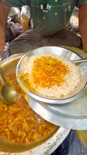 Hard working man selling Ghugni muri | #foodie #shortsfeed #ytviral #trending #minivlog #short