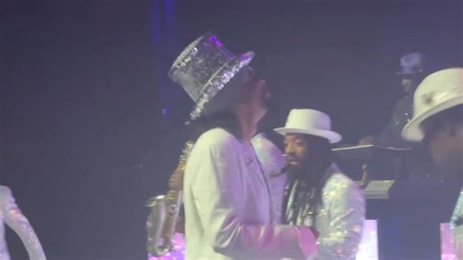 Ahh what a night last night at the 19th Africa American Festival.👏Thx u all for coming out to unite, it shows you'd rather Funk Not Fight, now we can see the light.☀️ Bootsy baby!!!🤩 Zapp #aafmusicfest African American Festival: A Celebration of Life, Music & Culture #aafmusicfest Hey Ice Cube See u at the BIG3 Sun. in Cincy!🫡 | William "Bootsy" Collins