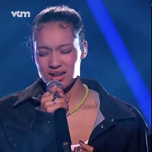 Kippenvel met Gloria! ✨ Ze scoort een plekje in de halve finale met 'Halley's Comet' van Billie Eilish. 👏 | The Voice Kids - VTM