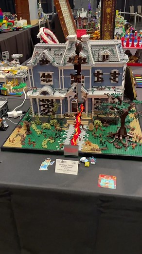 Impresionante Casa Creel de Stranger Things en LEGO