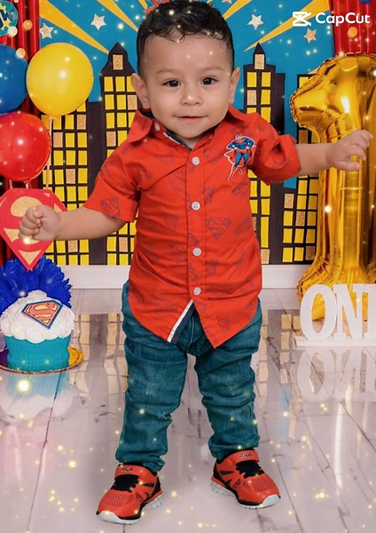 Feliz primer añito mi principe hermoso 😻#familiadedos❤️👩‍👦 #CapCutAmor #bbdemama #miprimerañito🎂🎂 #bbamado🥰😍😘💖