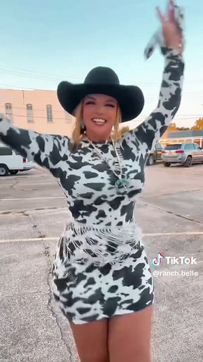 🌟 #westernfashion #music #skirt #cowgirls #westernwear #inspooutfit